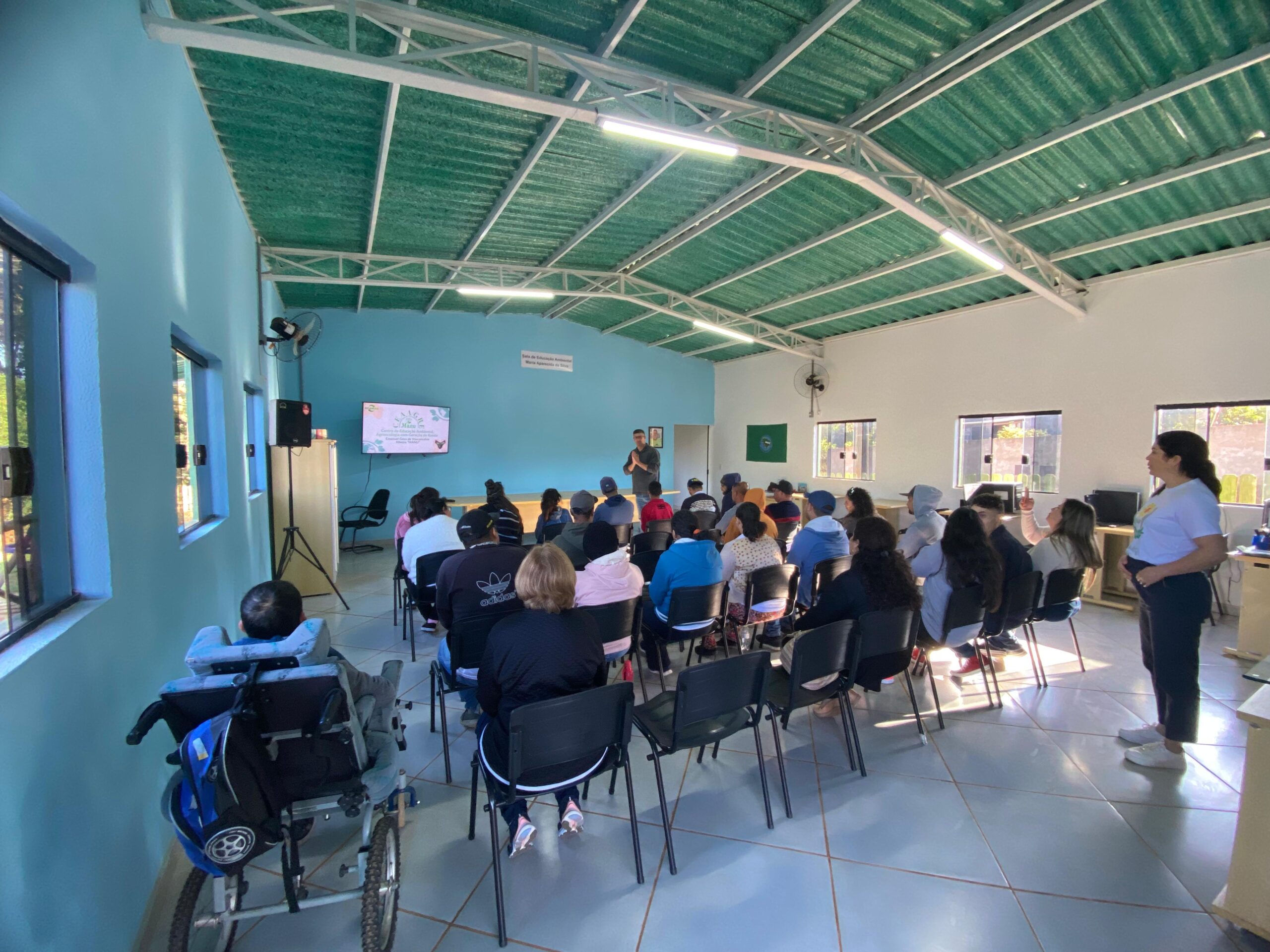 VISITA DA APAE DE RIBEIRÃO GRANDE NA ACAMAR