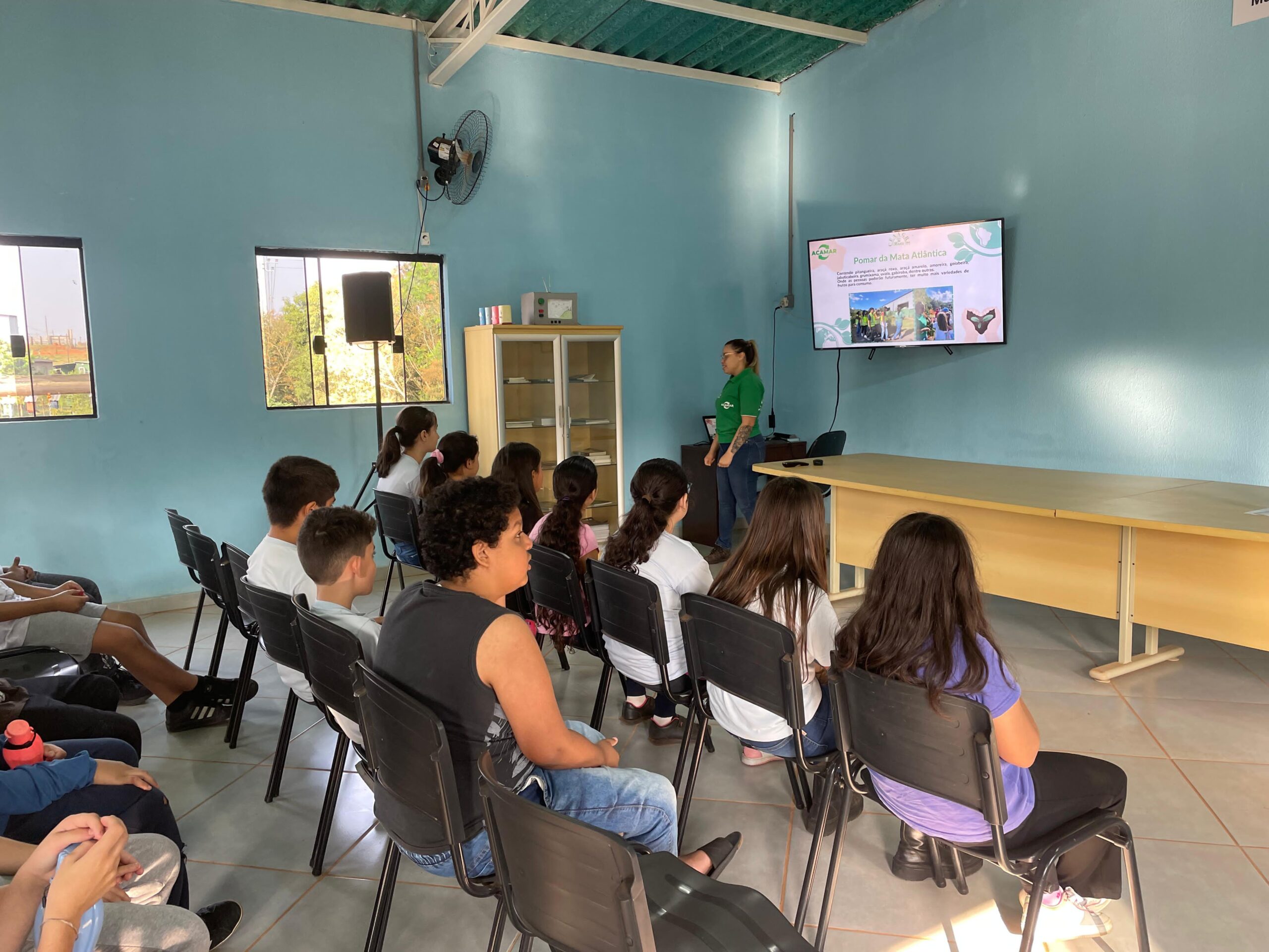 Visita dos alunos da 5ª série “B” da Escola Akiko Ikeda