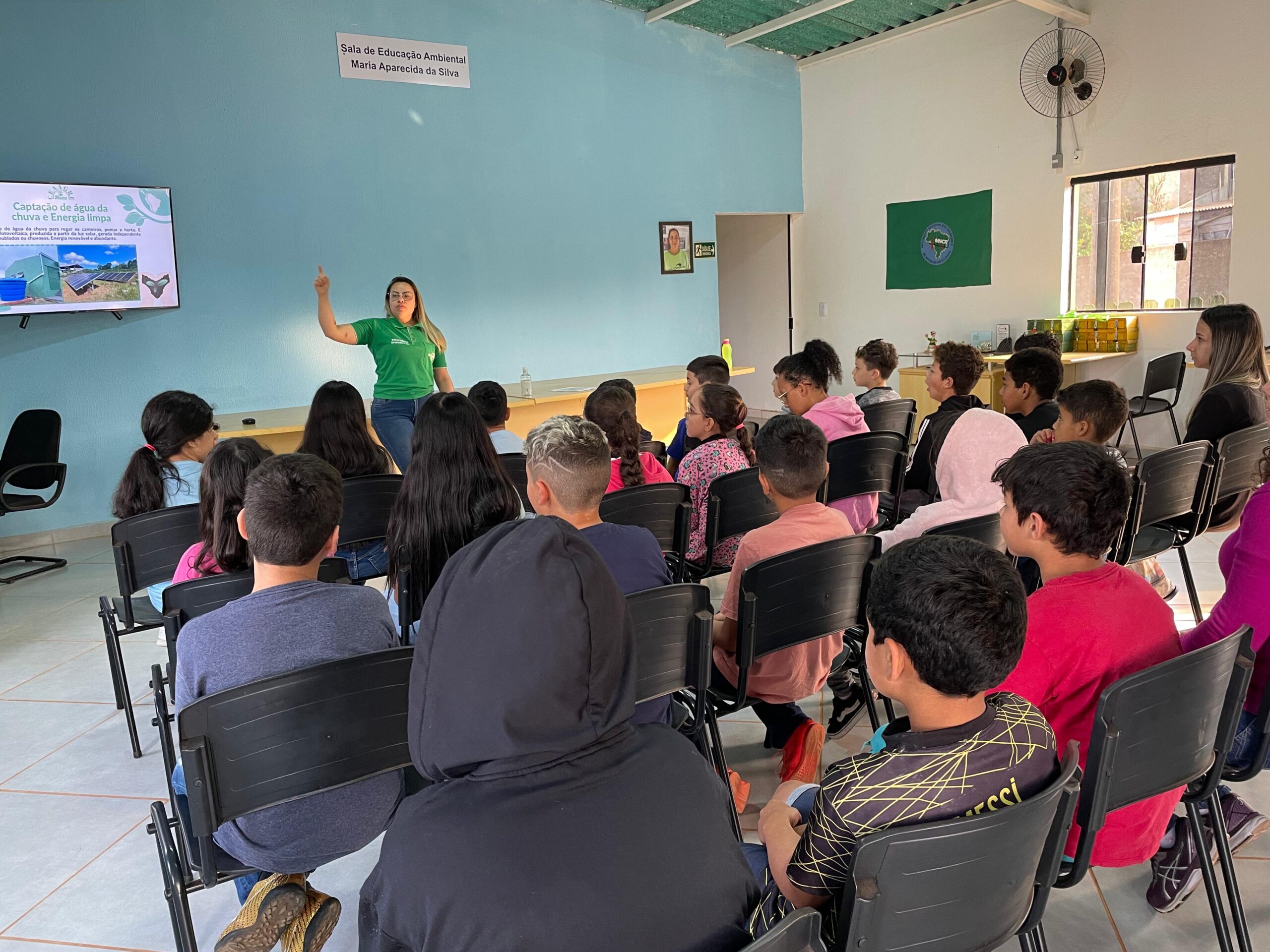 Visita dos alunos da 5ª série “C” da Escola Akiko Ikeda