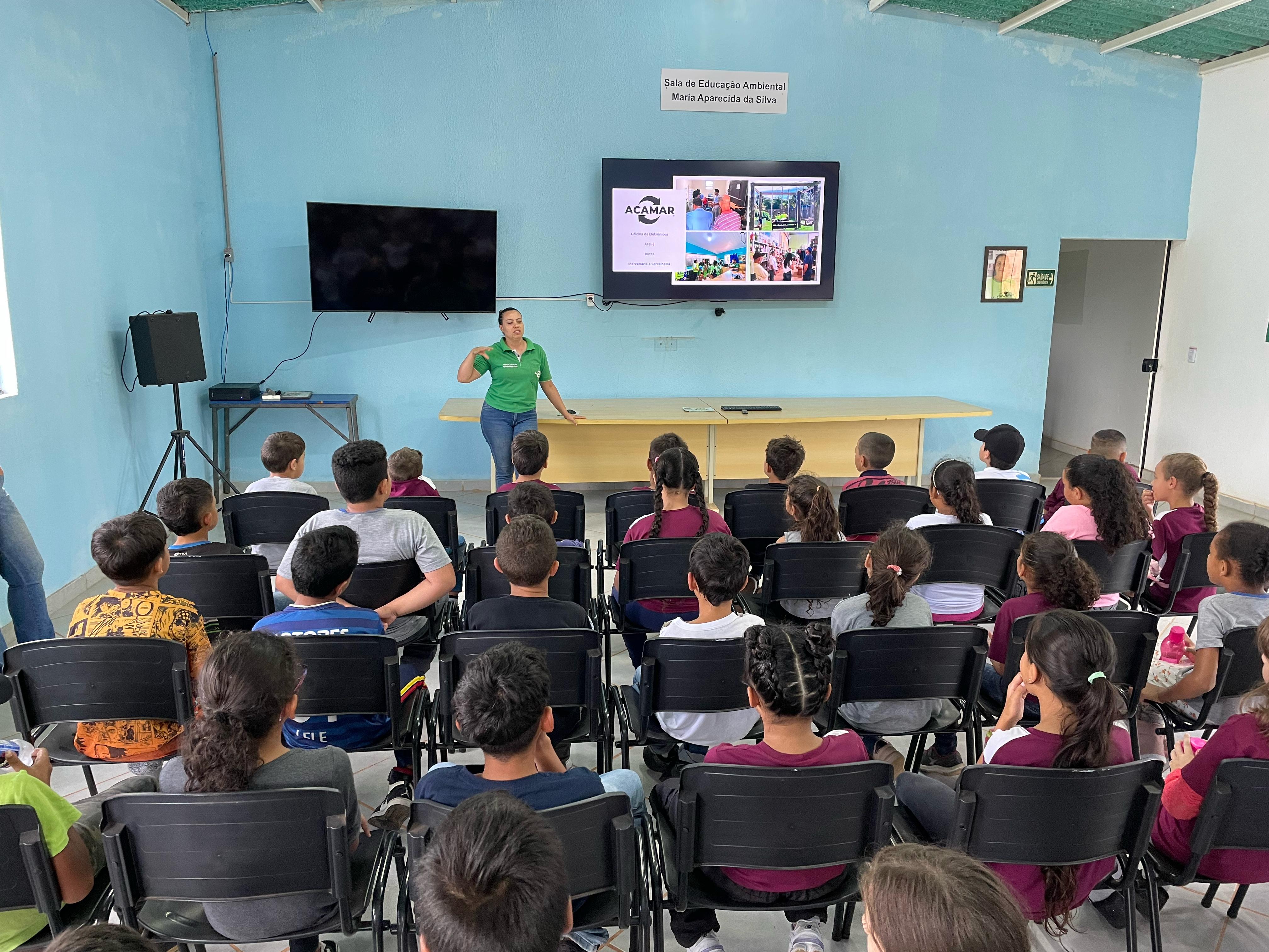🌿 Visita Especial da Escola Mieldazis ao CEAAGRE!