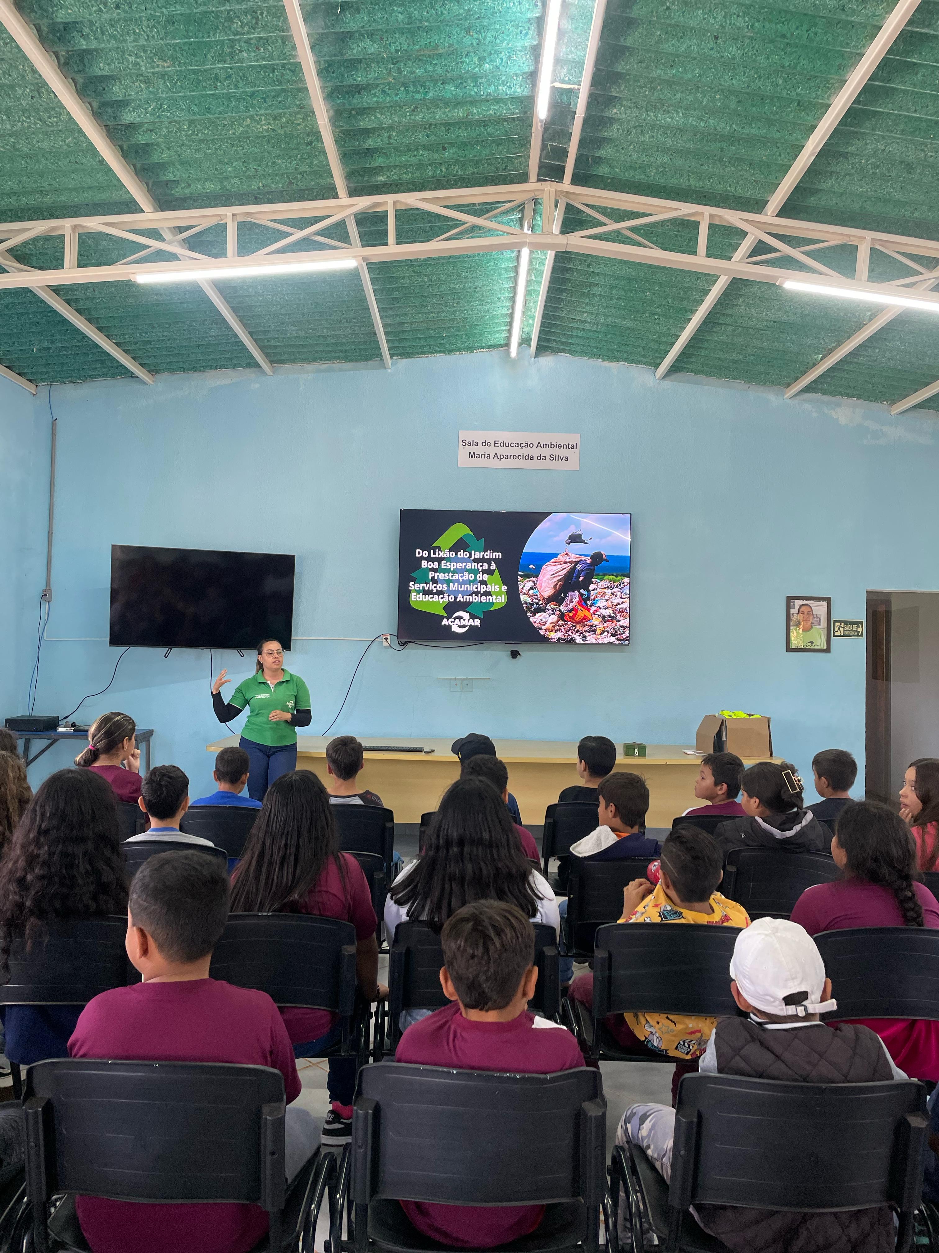 Visita Especial dos Alunos da Escola Mieldazis à Cooperativa 🌿✨