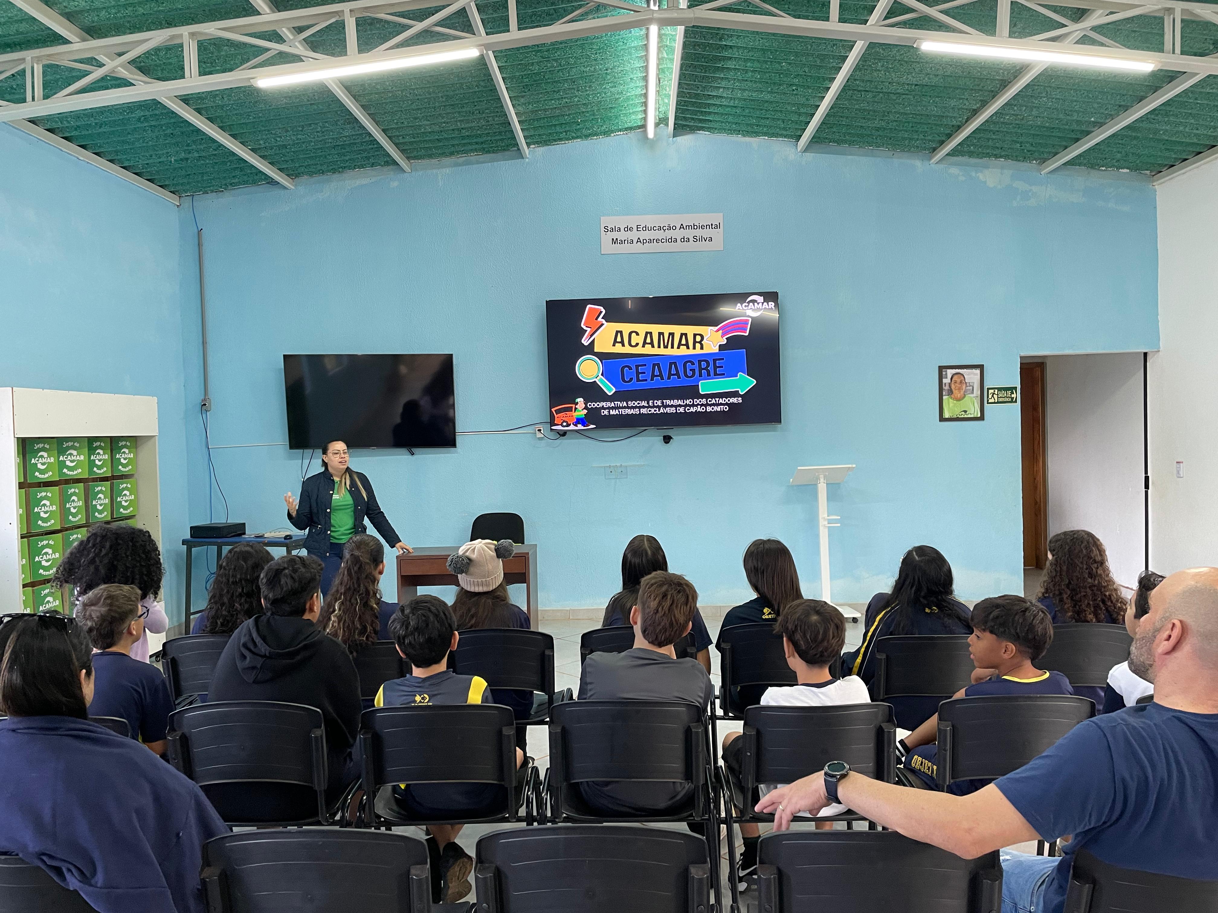 Visita dos Alunos da Escola Objetivo à ACAMAR: Educação Ambiental e Experiência na Prática