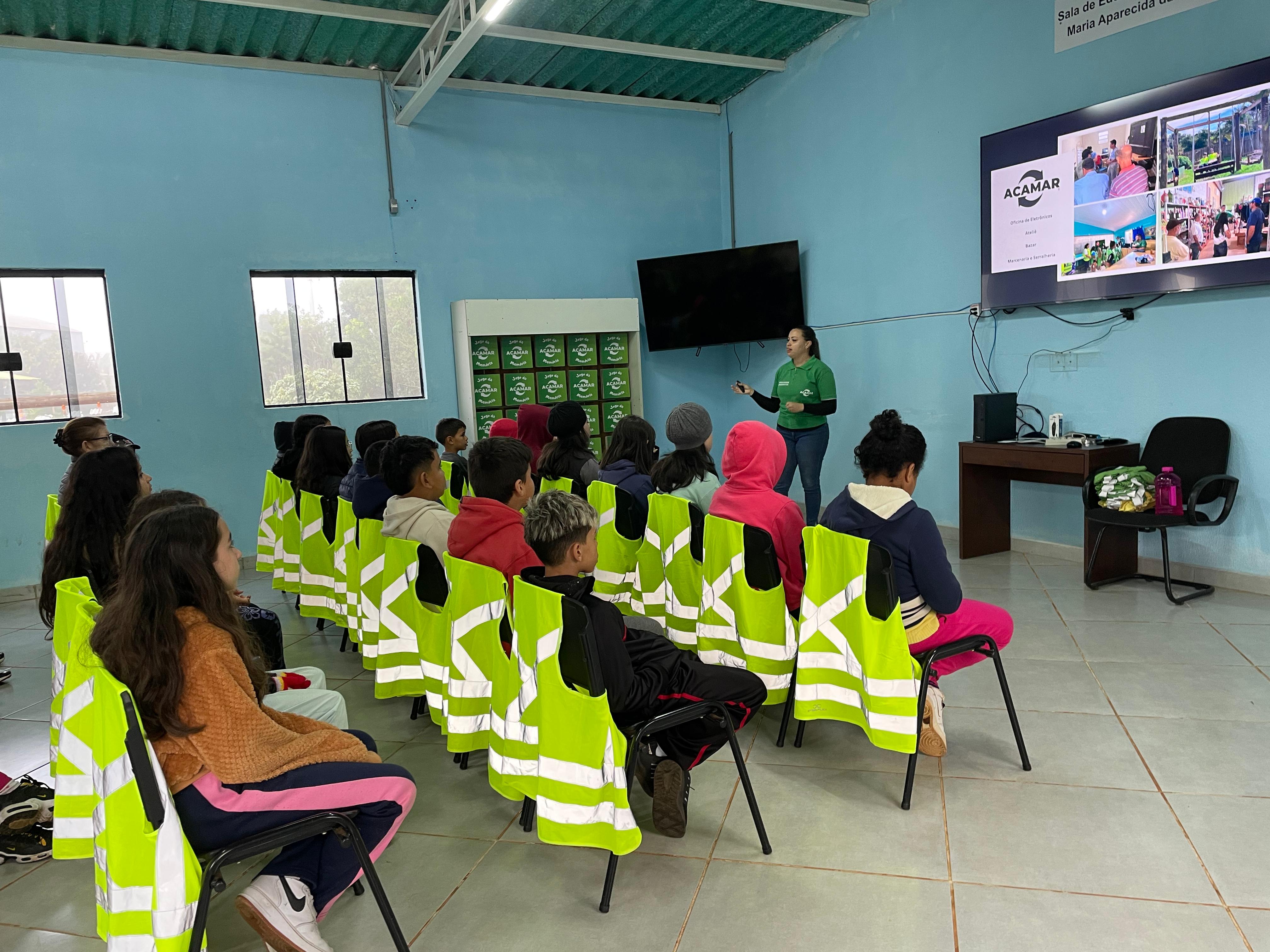 Visita dos alunos do 5º ano da Escola Akiko Ikeda ao CEAAGRE