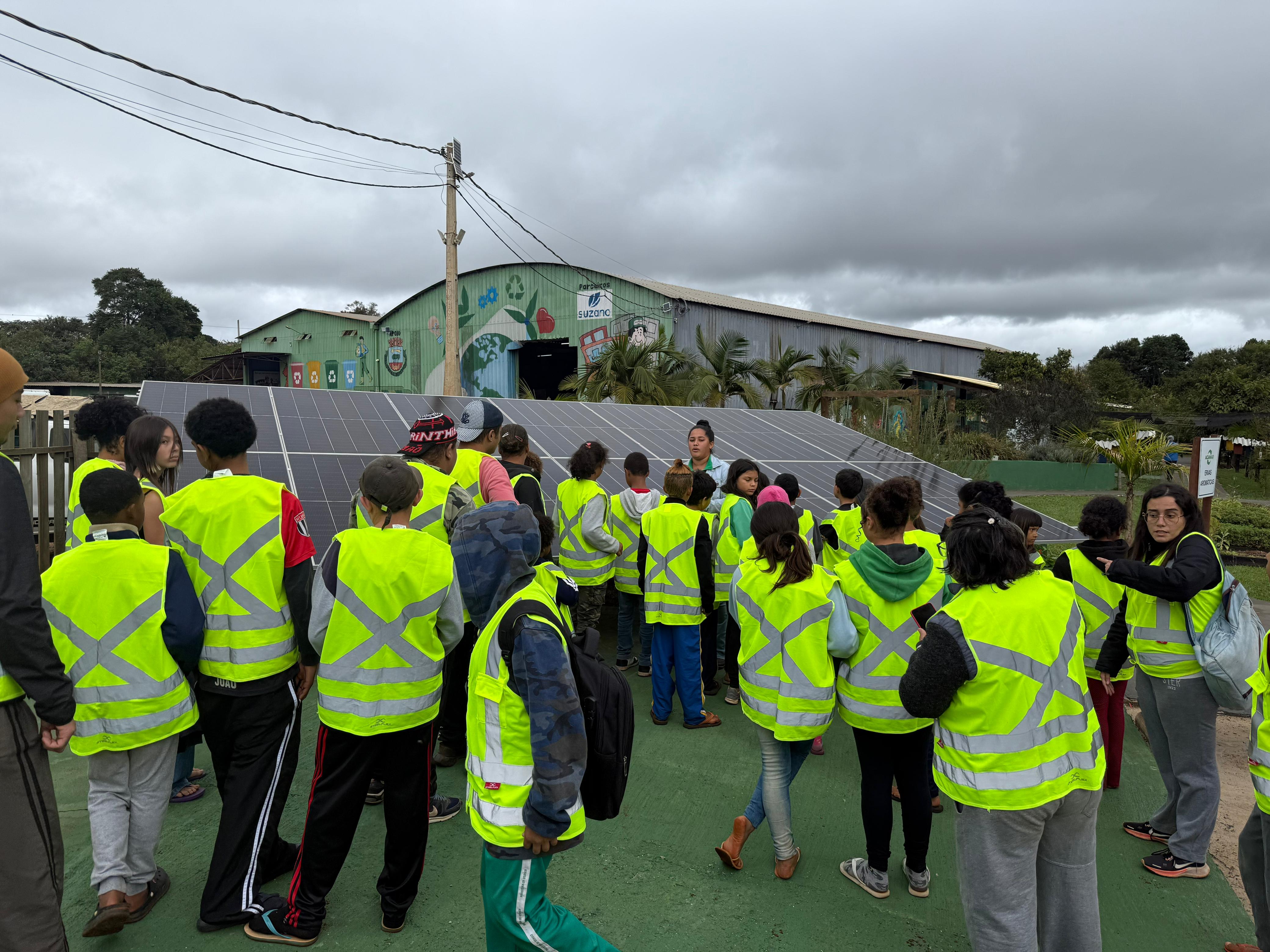 Visita da Associação Bem Aventurança fortalece educação ambiental na ACAMAR