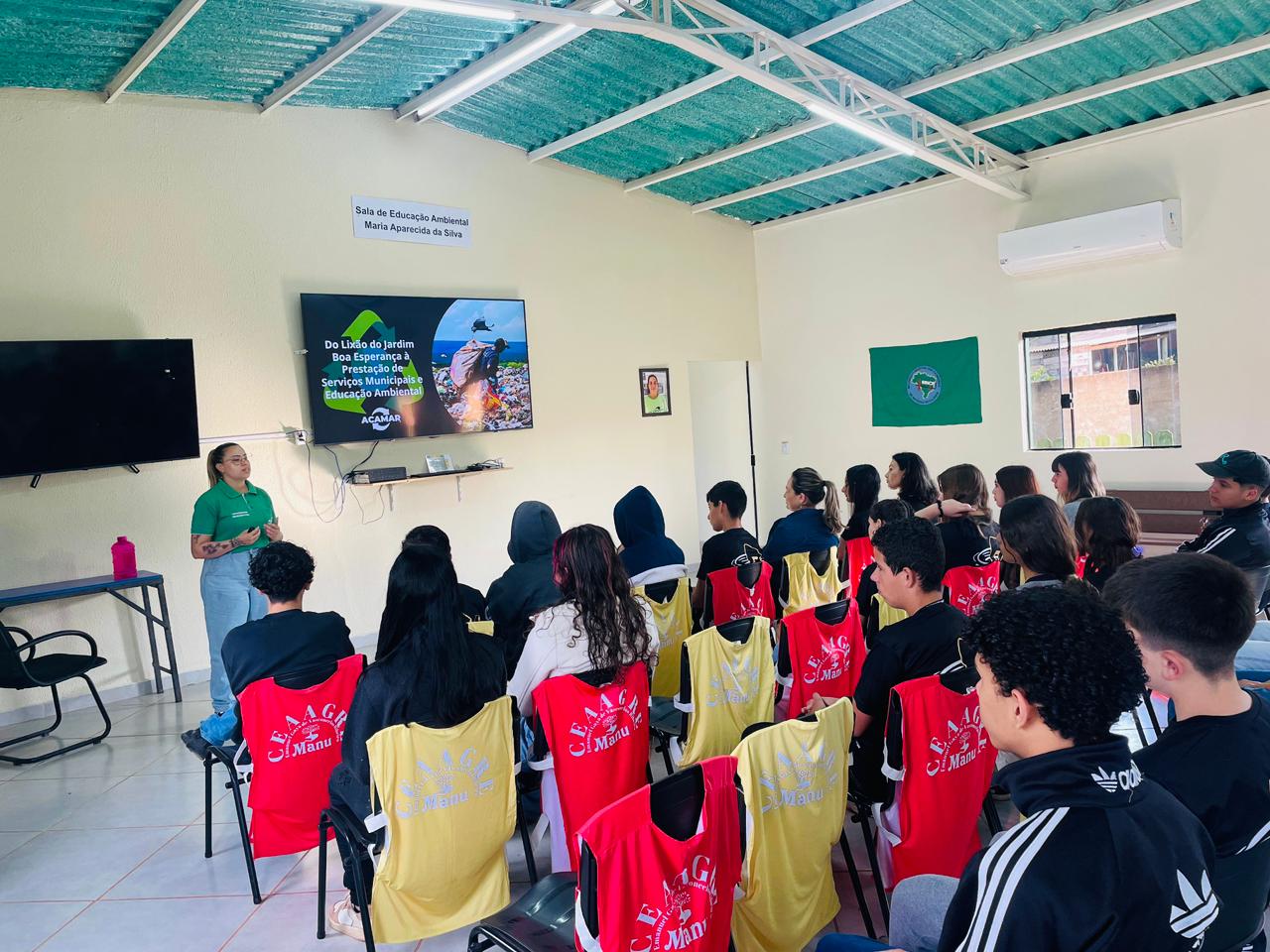 📰 Visita da Escola Gov. André Franco Montoro à ACAMAR 🌱♻️