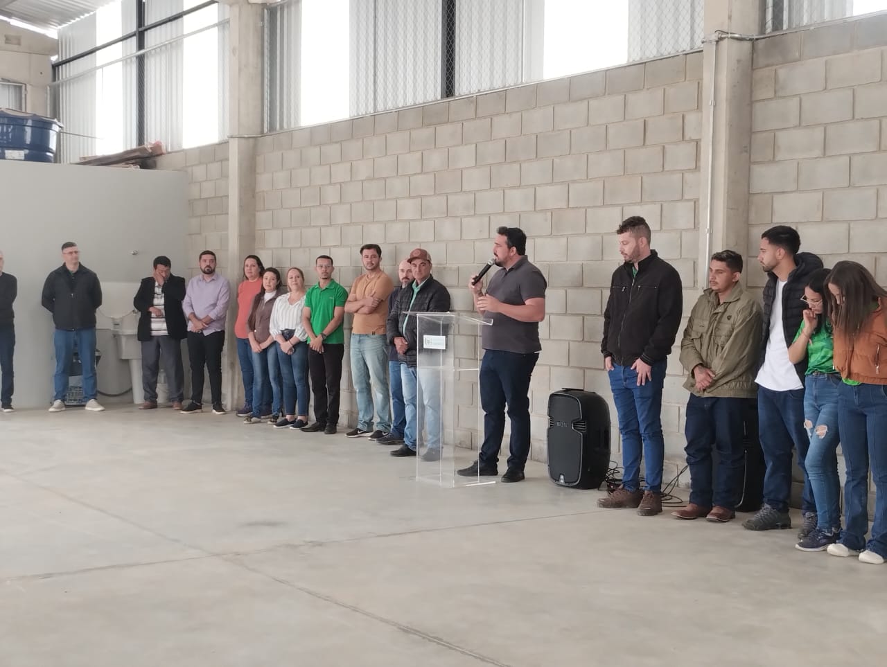 ACAMAR presente na inauguração do novo galpão da Cooperasa