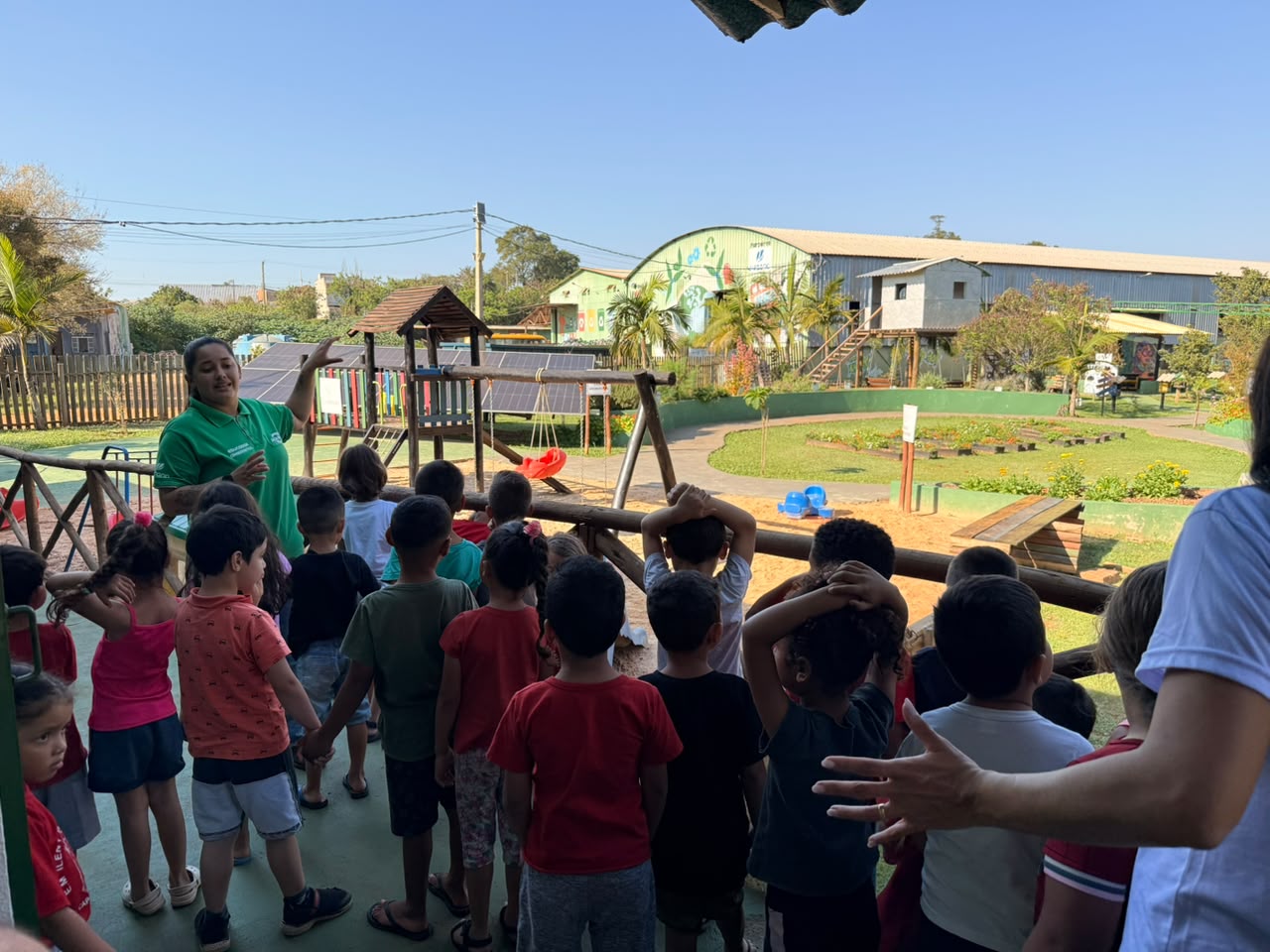 Segunda turma da Escola Ileny visita a ACAMAR