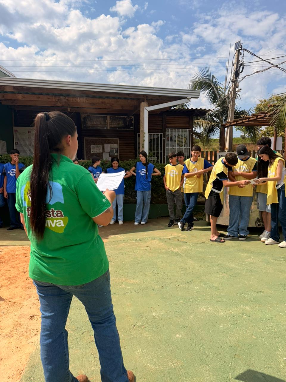 Visita do 9º ano da Escola Estadual Ferreira dos Matos à ACAMAR