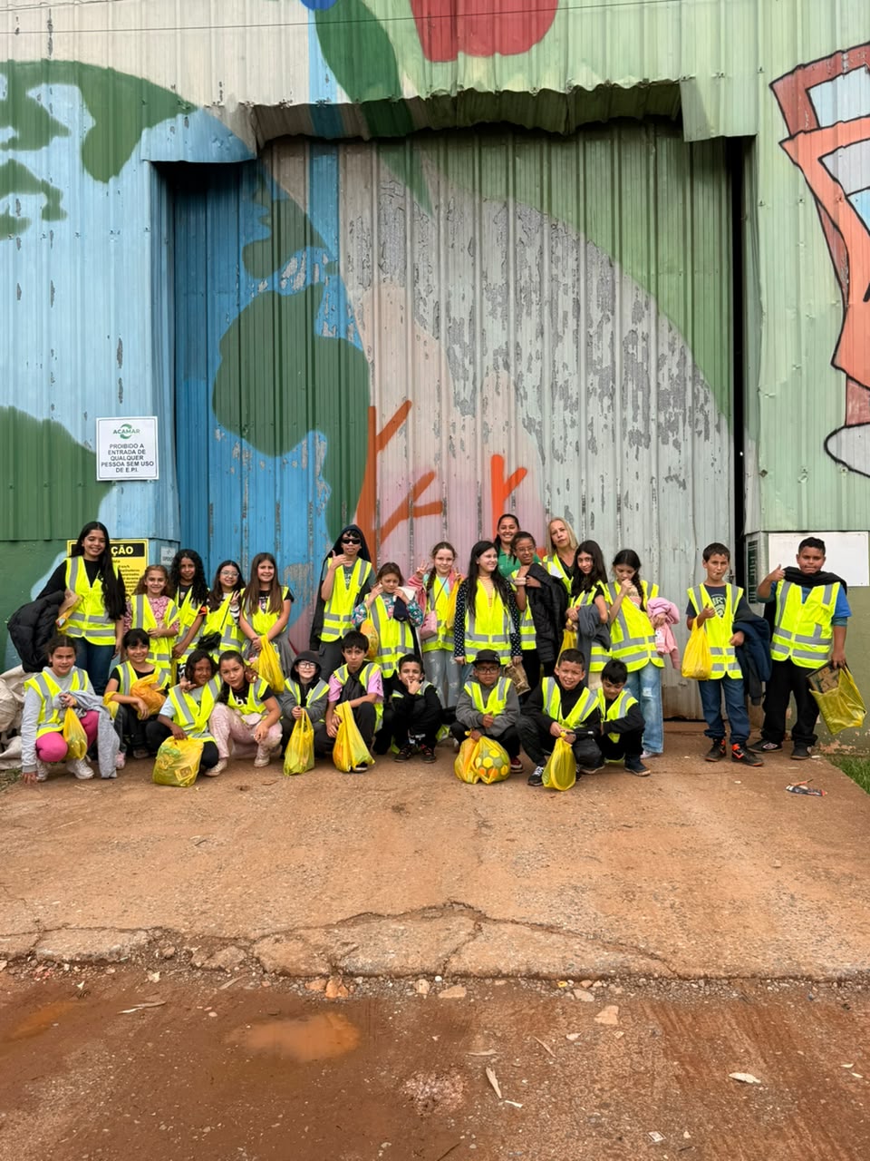 Alunos do 4º ano B da E.M. Akiko Ikeda participam de atividade de educação ambiental na ACAMAR